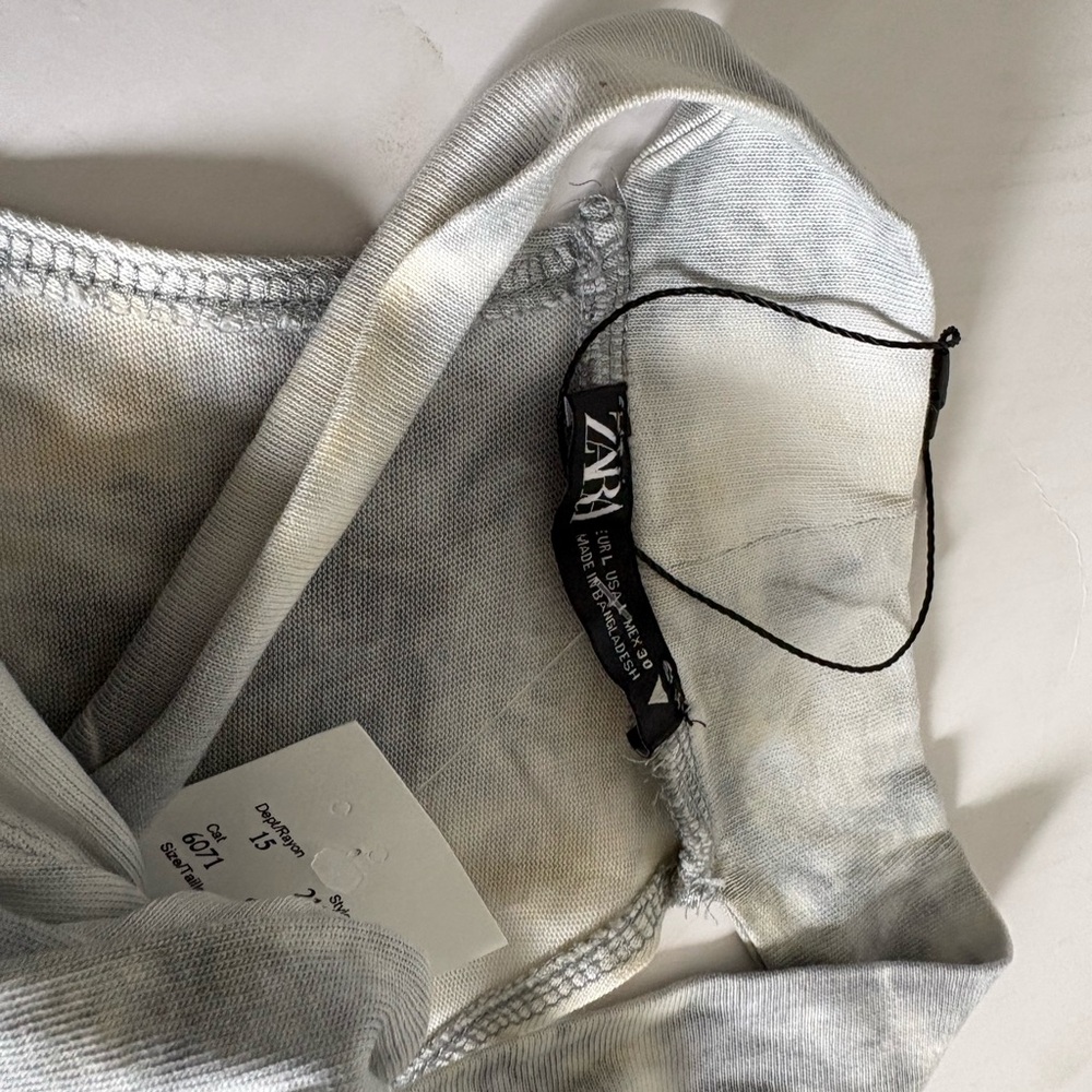 NWT Zara Gray and White High-Neck Tie-Dye Tank - Picture 4 of 6